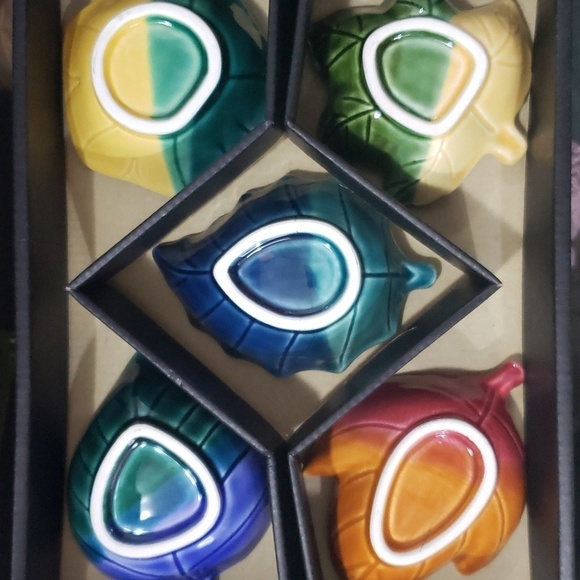 Japan the art of tableware utsuwa-no-yakata Handpaint Leaf Shape Sauce Dish - Picture 8 of 9